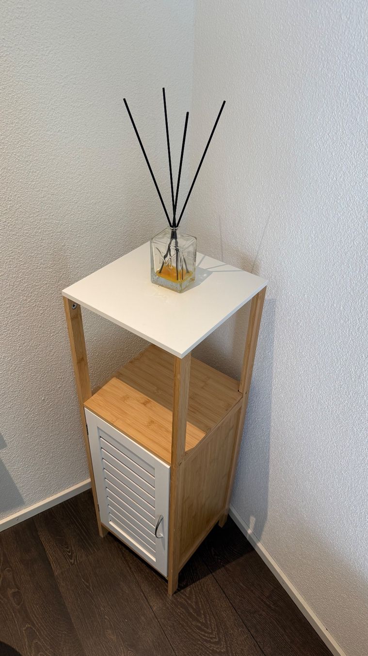 Schränke: Badezimmerschrank Bambus – Neu (gemäss Beschreibung) aus Wilen b. Wollerau von gpanzera