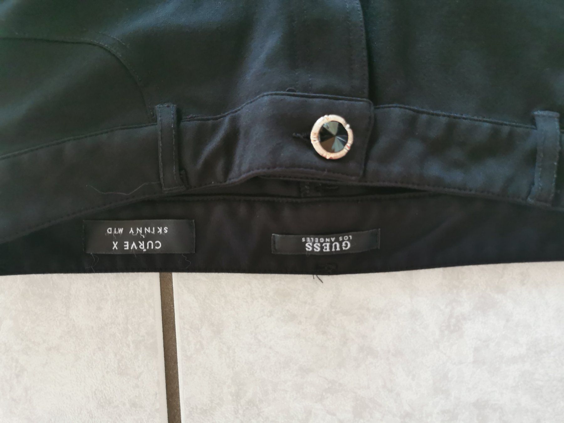Guess Pantaloni: Hose Guess – Usato da Cama venduto da anto_a 3