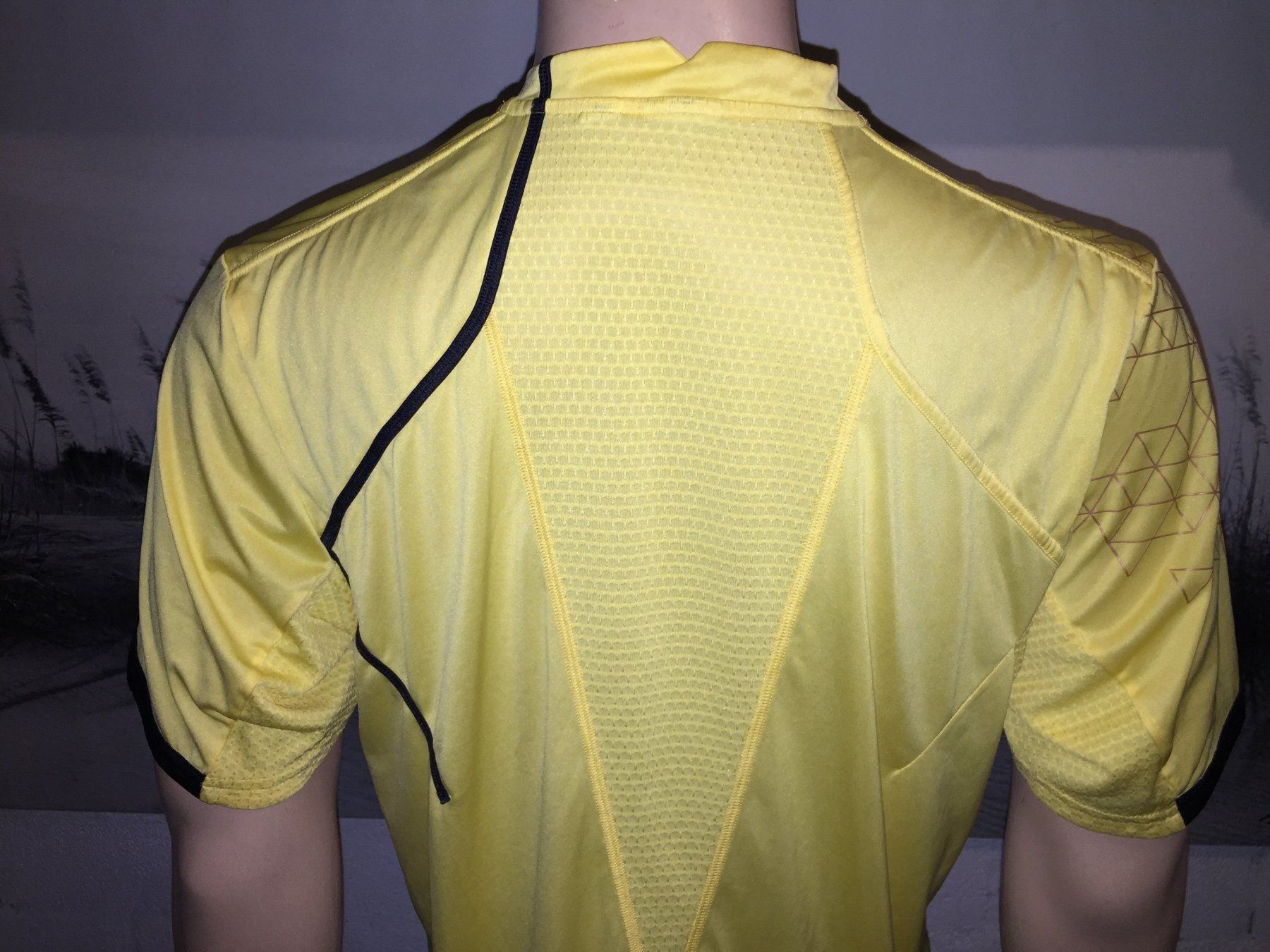 Adidas T-shirt: ADIDAS Shirt taille / Grosse M – Usato da Cossonay-ville venduto da Super-Price-Quality 8
