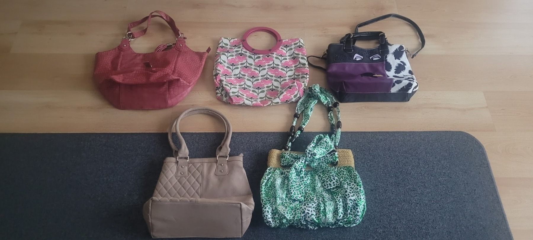 Borse da donna: Handtasche Lot – Nuovo (secondo la descrizione) da Schöfflisdorf venduto da nun_zr8r