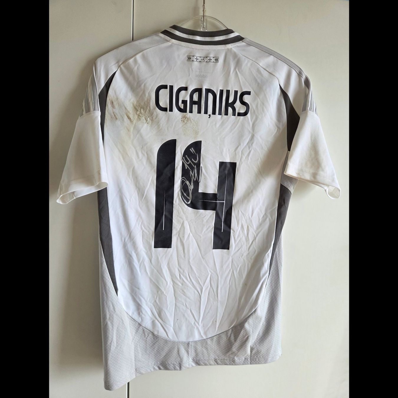 Adidas Canottiere & Pantaloni: Matchworn latvia – Usato da La Chaux-de-Fonds venduto da tur_nkx9 1
