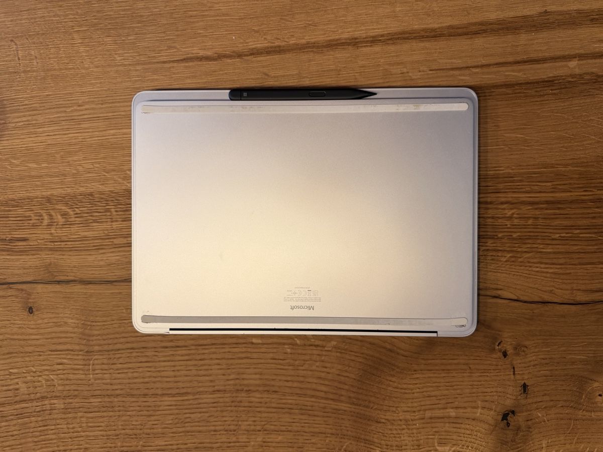 Microsoft Portables: Microsoft Surface (defektes Gehäuse) – Défectueux à Lommis par bettina.mueller 3