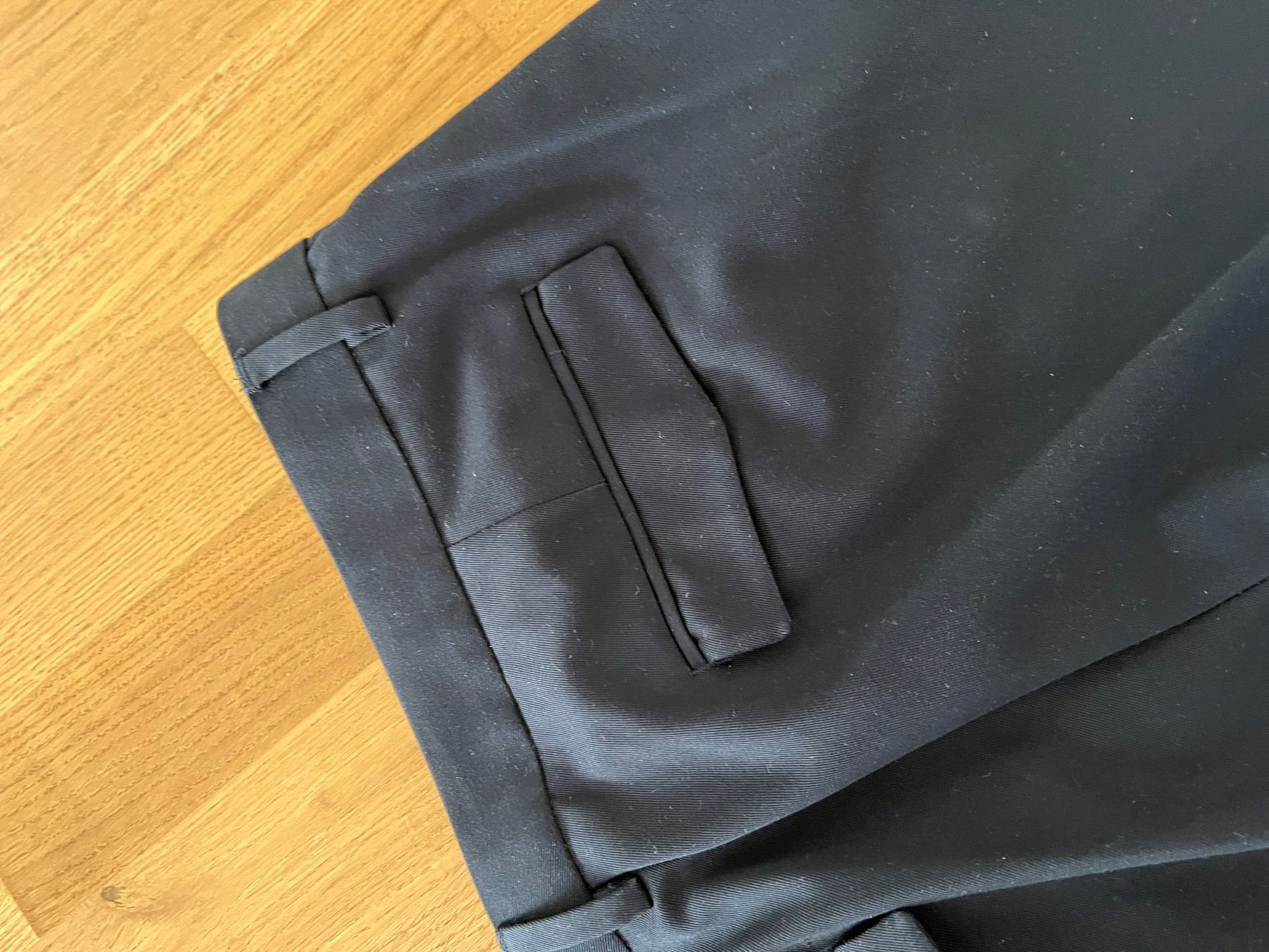 H&M Pantaloni: Dunkelblaue Hose – Usato da Altendorf venduto da wqv_97 7