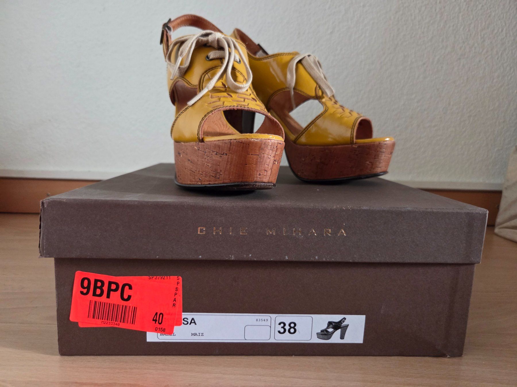 Chie Mihara Chaussures femmes: Chie Mihara Platosandalen Gr. 38 – D'occasion à Zürich par kat_7wq2 7
