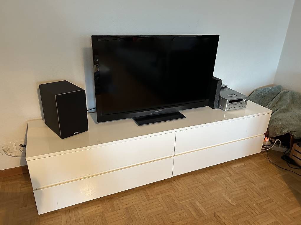 Interio Cassettiere: Lowboard/TV-Möbel mit vier Schubladen (von Interio) – Usato da Bern venduto da Belvi02 1
