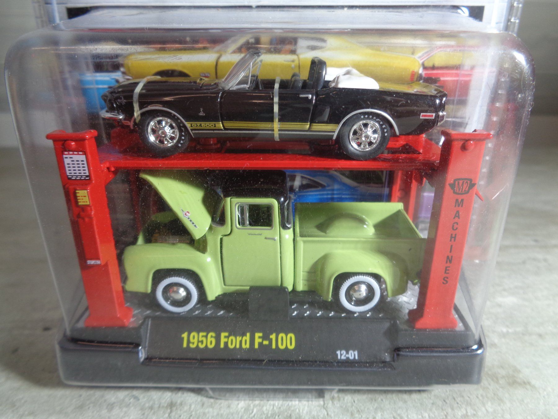 Ford Modellini d'auto: M2 1:64 Classic Car 2x Ford + Lift – Nuovo e nell'imballaggio originale da Reconvilier venduto da rallycar 1