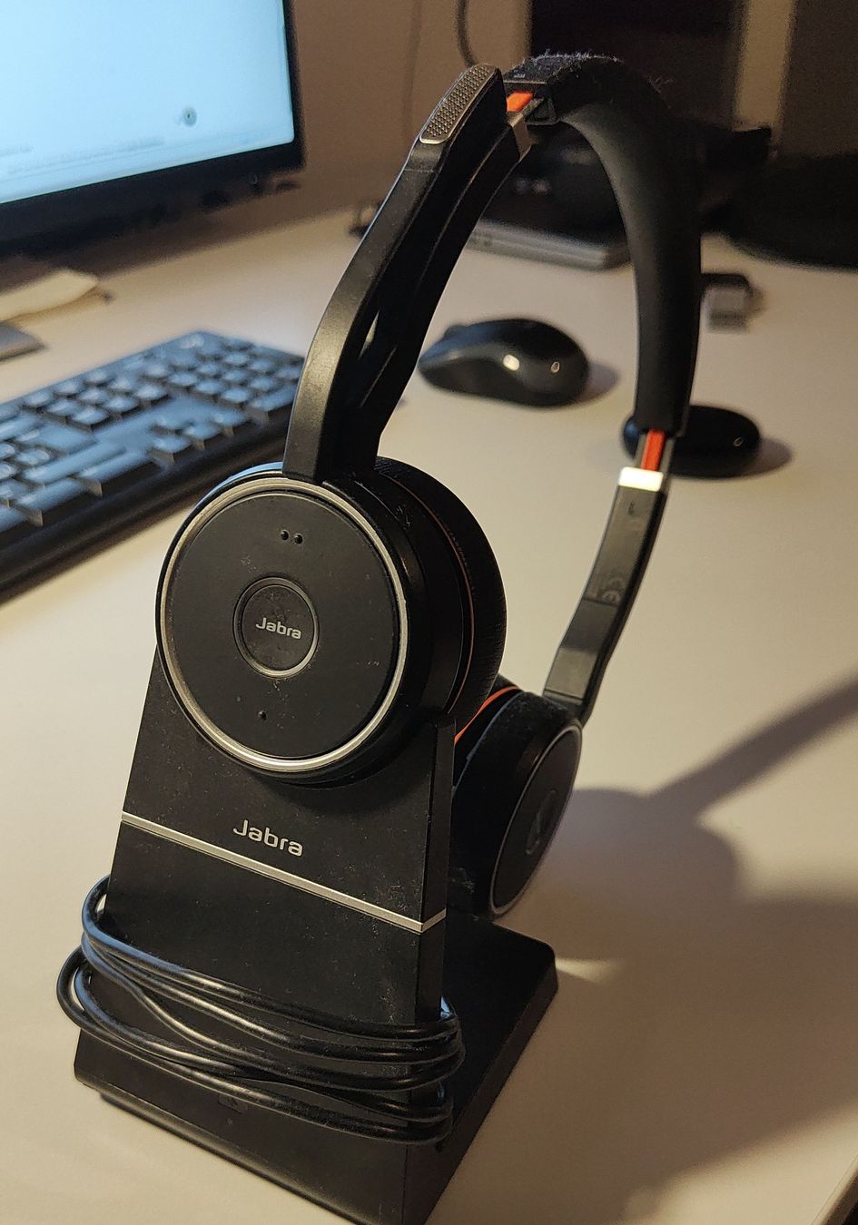 Jabra Casques audio: Jabra Evolve 40 MS Stereo Profi Headset mit Station – D'occasion à Niederscherli par lavan1996