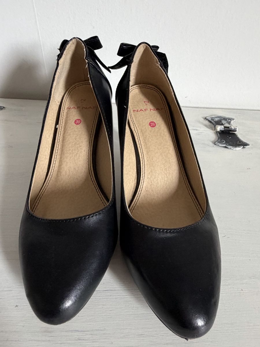 Nafnaf Chaussures femmes: Chaussures NAF NAF taille 39 – Neuf (Voir description) à Dombresson par feline_ne 1