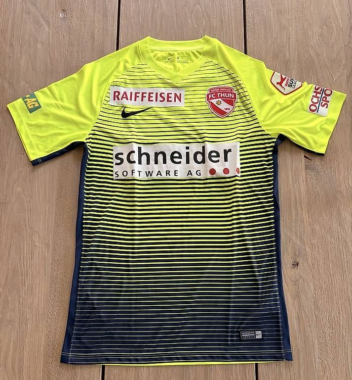Nike Canottiere & Pantaloni: FC Thun Trikot – Nuovo (secondo la descrizione) da Thun venduto da lordani