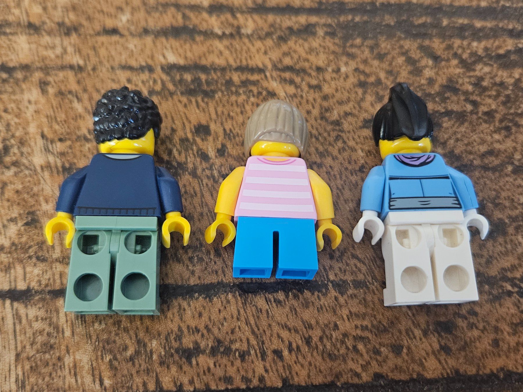 Lego Kit di costruzioni: lego lot de 3 figurines – Usato da Confignon venduto da Ecrofigs 1