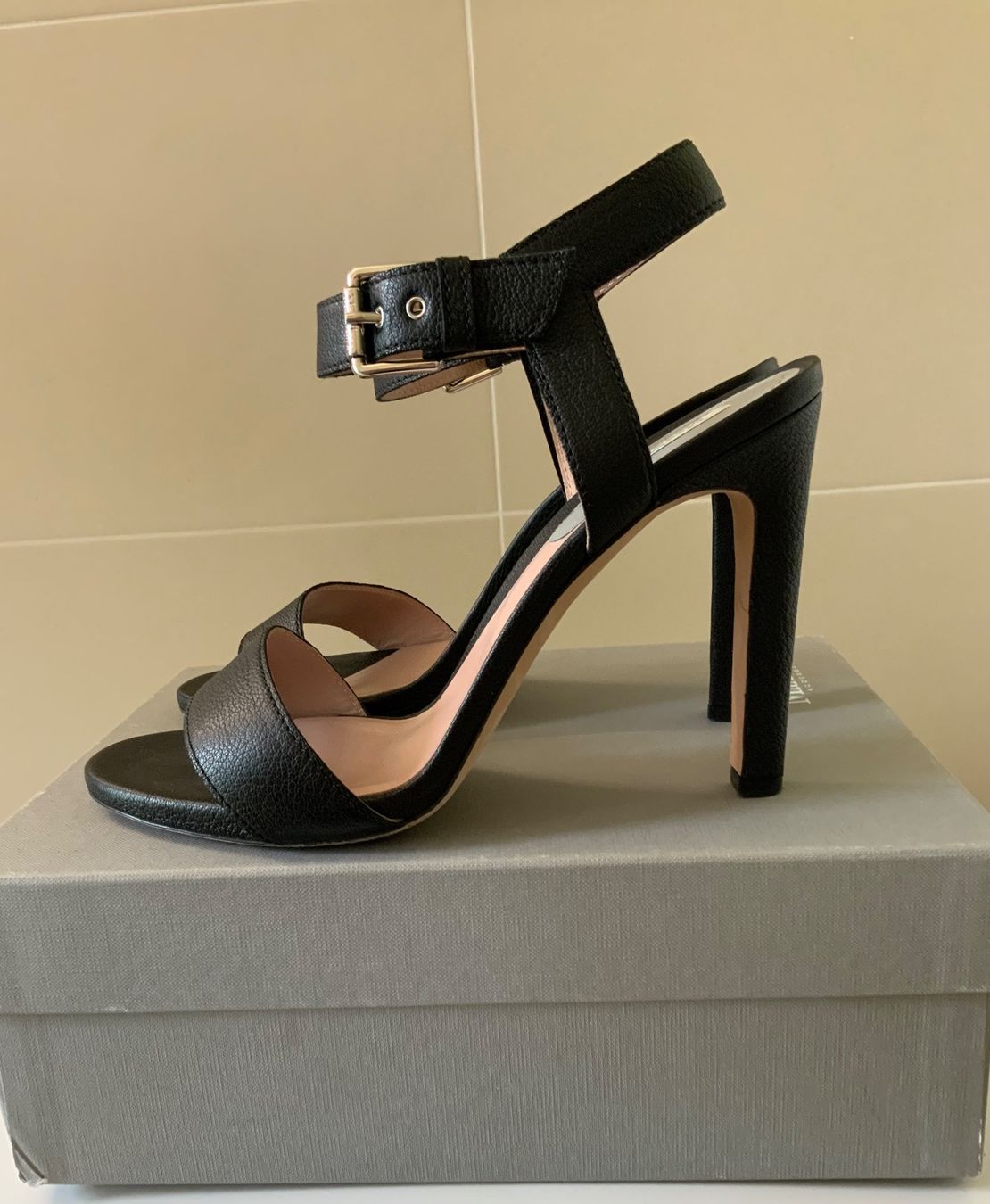Max Mara Scarpe da donna: Max Mara sandales – Usato da Vandoeuvres venduto da Boussy74