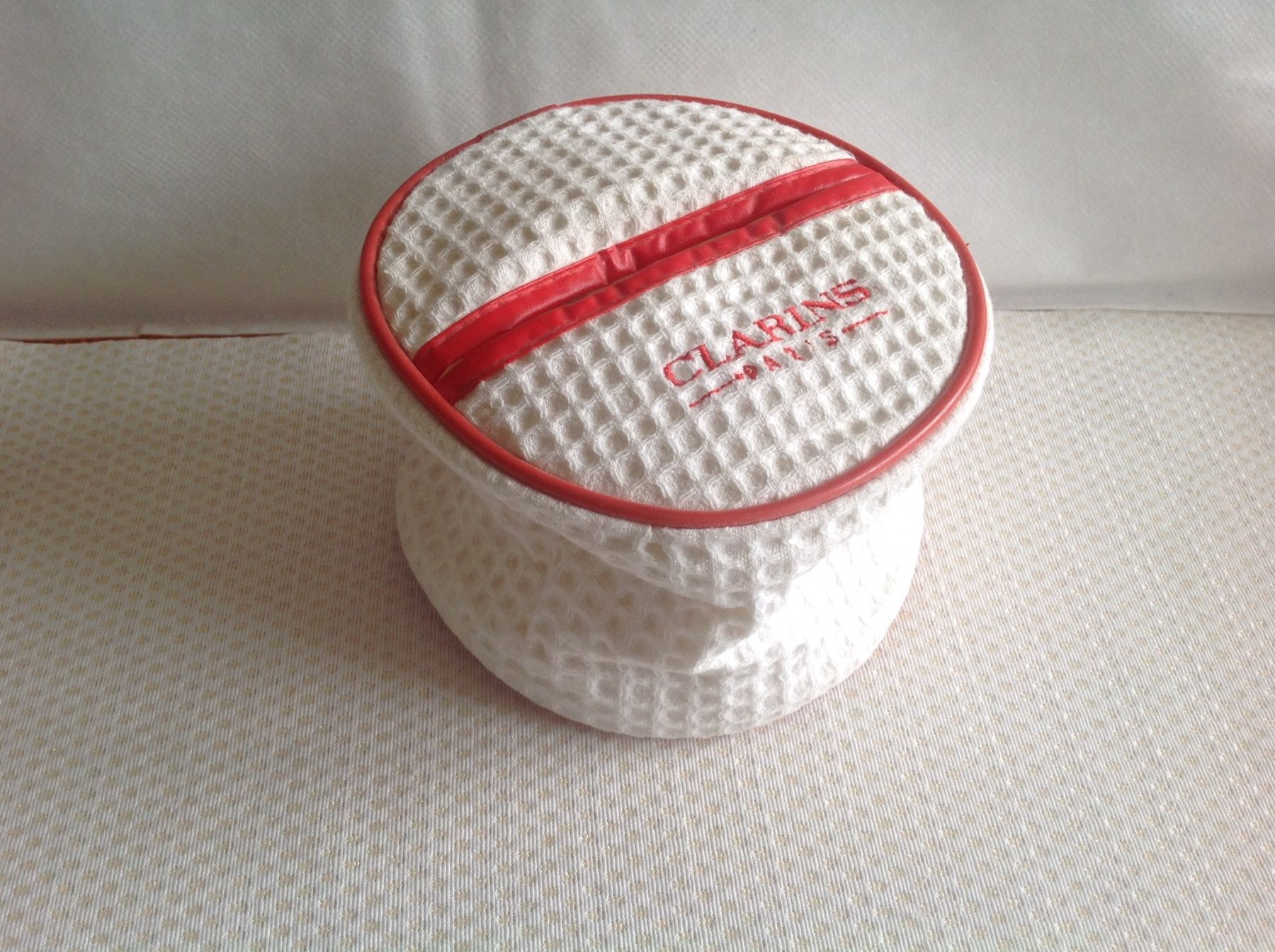 Clarins Custodie per cosmetici: Clarins - Trousse – Usato da Sion venduto da accroshoes 1