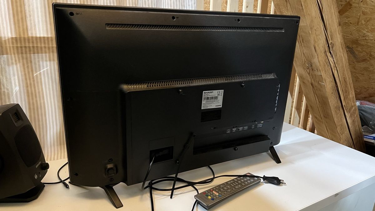 Sharp Televisori: Sharp 32" LCD TV - LC-32HB532E - Great Condition! – Usato da Zürich venduto da Decastro87 5