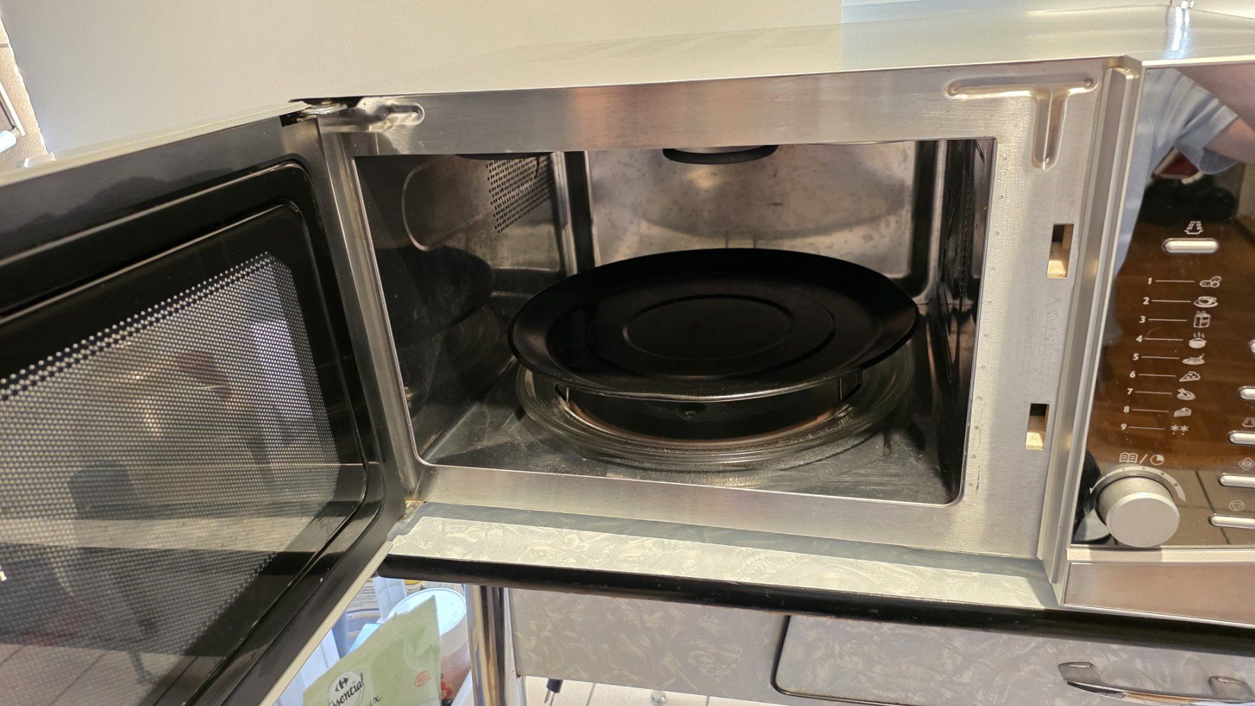 Backöfen: Four micro-ondes saba – Gebraucht aus Lausanne von van_y8sq 2