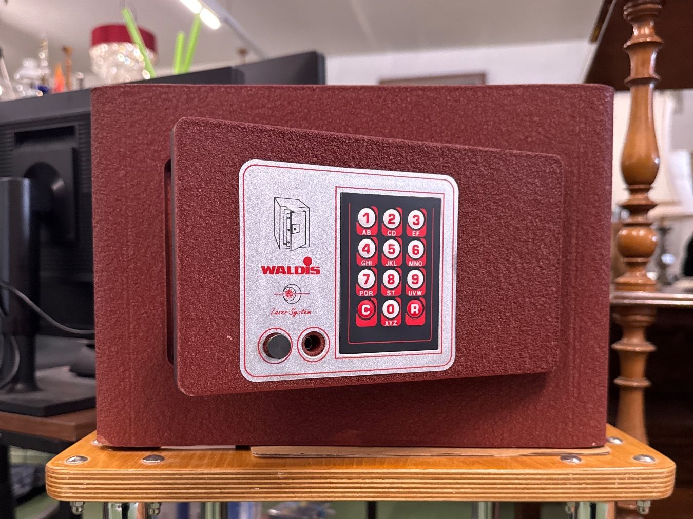 Tresor: Tresor Waldis – Gebraucht aus Pratteln von Cartonsducoeur_bl
