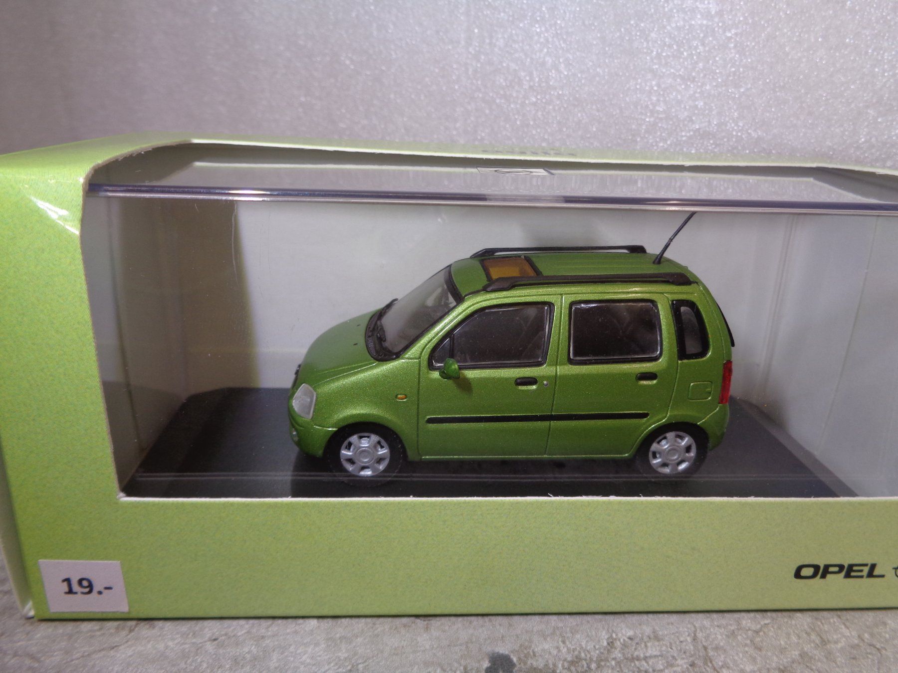 Minichamps 1:43 Opel Agila (Usato) a Reconvilier per CHF 19 – con