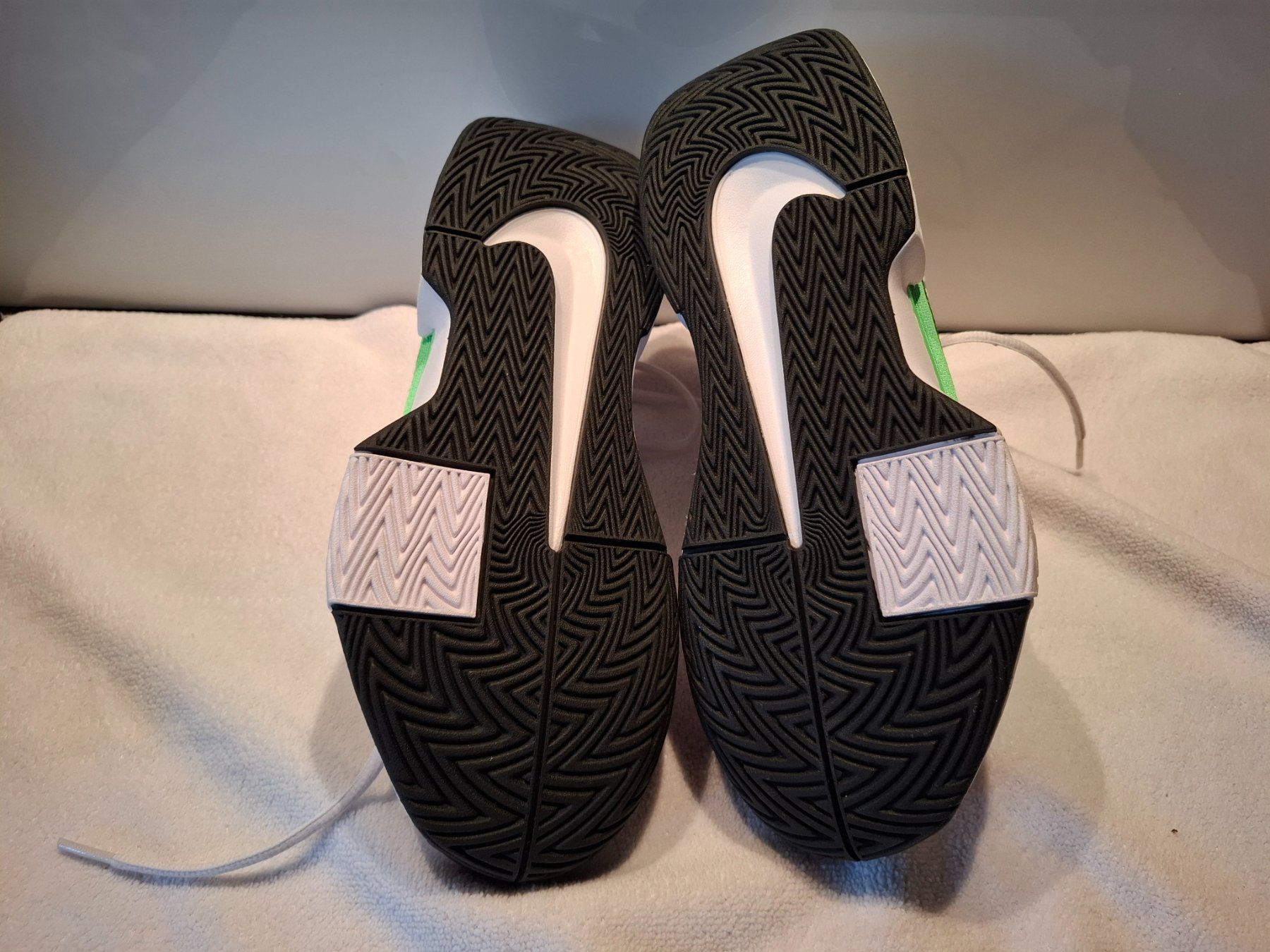 Nike Scarpe da uomo: Neu Nike GP Challenge Pro Allcourtschuh Herren - weiß, grün – Nuovo (secondo la descrizione) da Meilen venduto da Anfield1 3