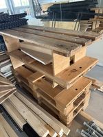 Palettes en bois, lot, bois de construction, utilisé