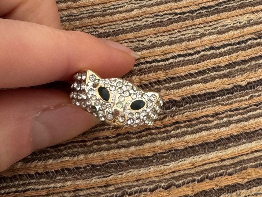 Anelli: Goldener Ring mit Strass und schwarzem Stein – Usato da Arlesheim venduto da Eli_77
