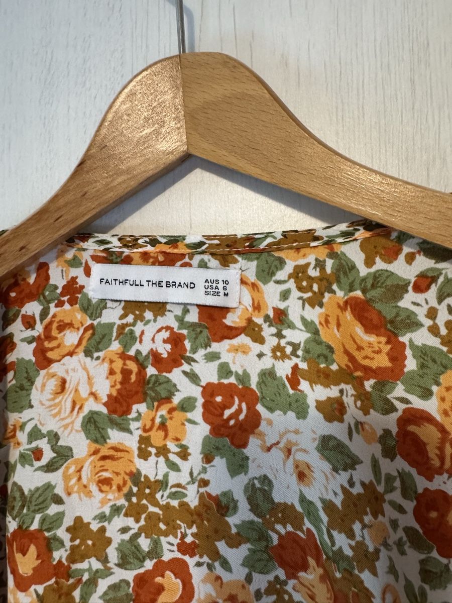 Top: Faithfull the brand wrap top – Nuovo (secondo la descrizione) da Kilchberg ZH venduto da ngt_hnw9 1