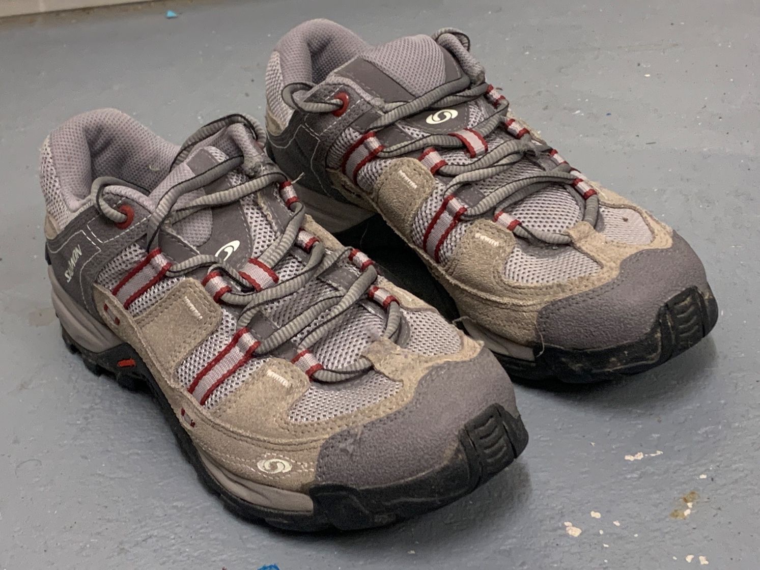 Salomon Damenschuhe: Wanderschuhe Salomon Damen Grösse 40,5 gebraucht – Gebraucht aus Wildegg von Elefant42