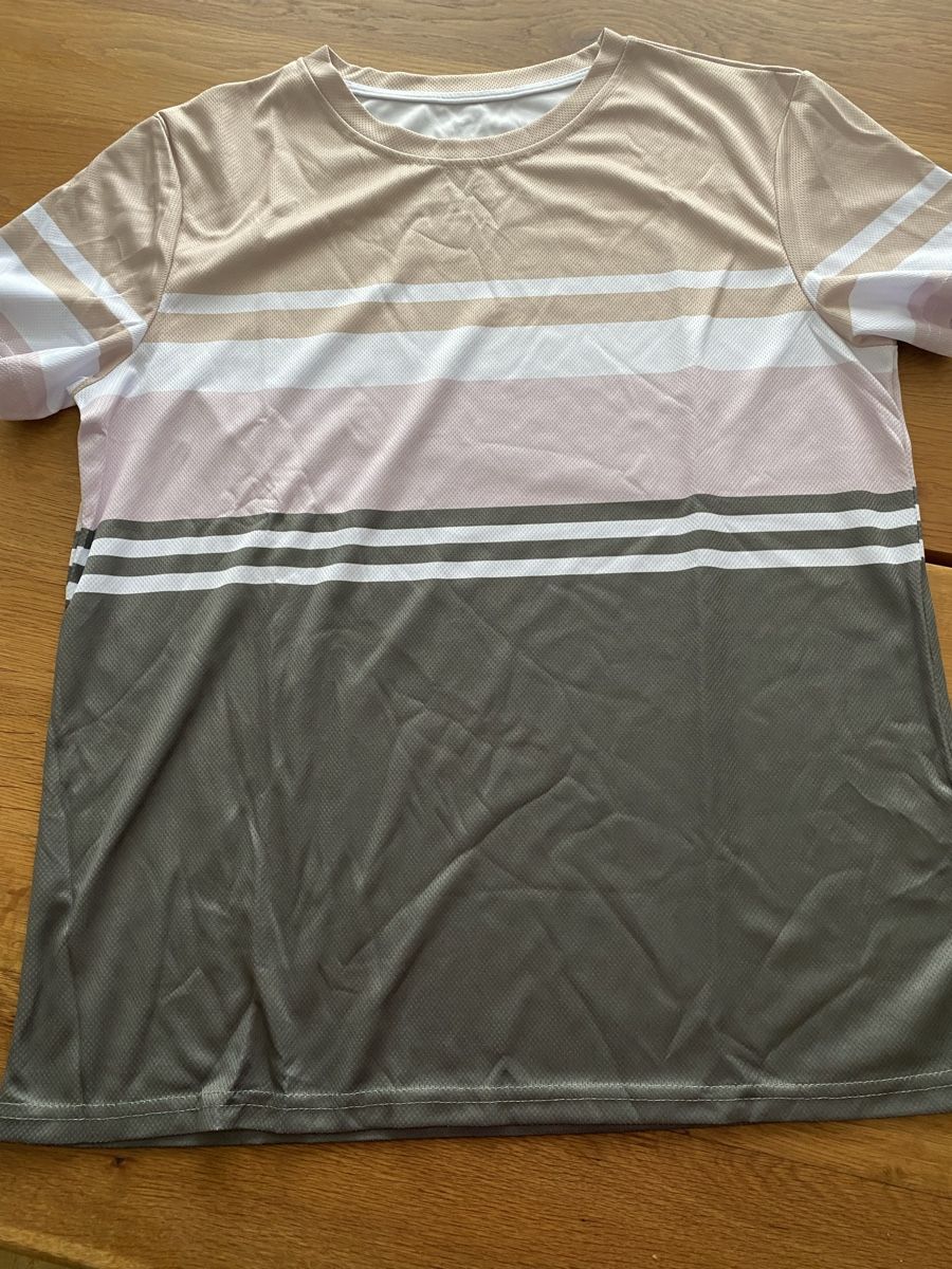 T-shirts: Herren Set 2 teile Gr. L NEU – Neuf (Voir description) à Selzach par 02nunafizz 2