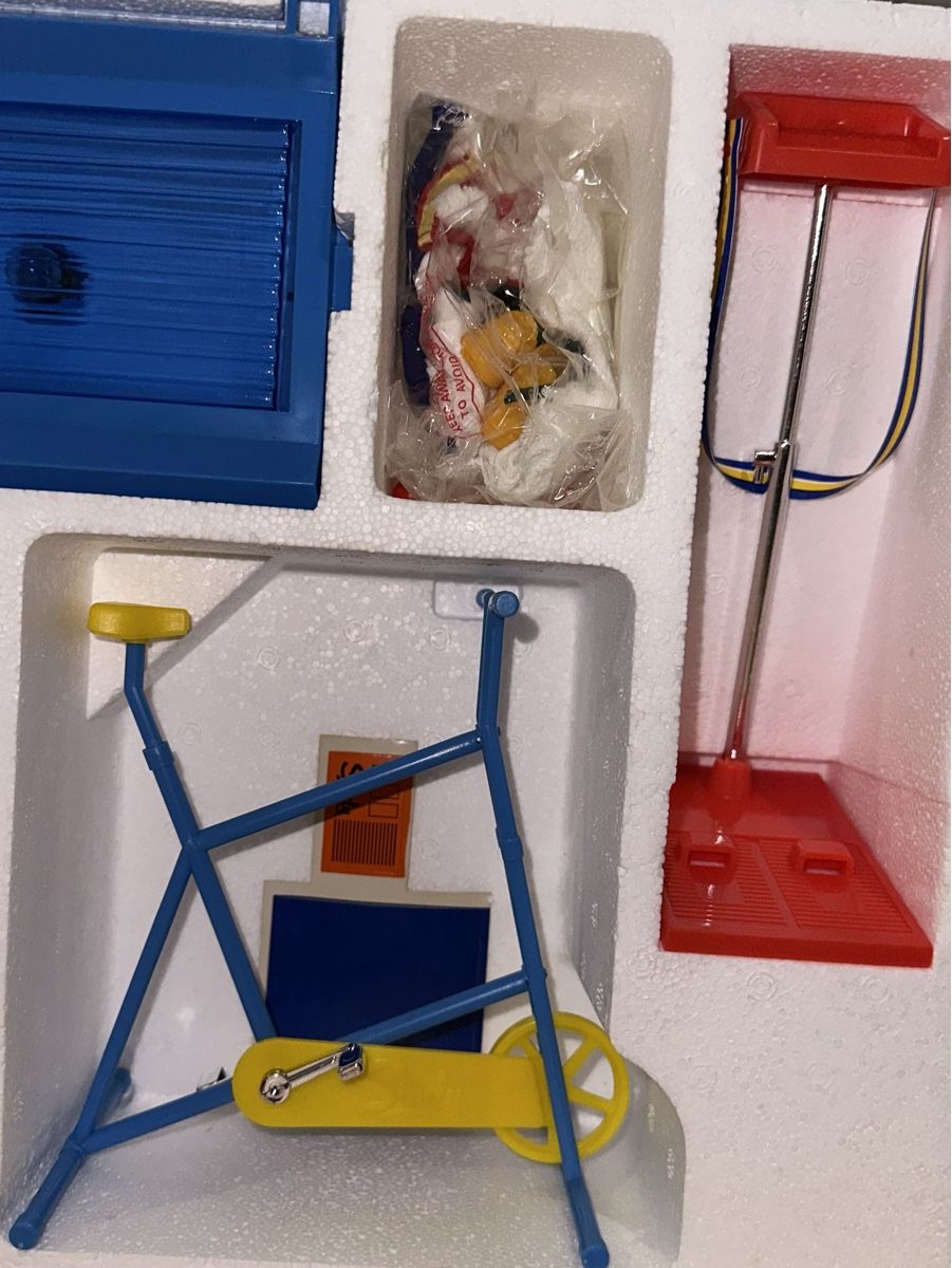 Giocattoli: RAR - neu Sindy 1984 Fitness Studio mit Originalverpackung – Nuovo (secondo la descrizione) da Nebikon venduto da Bogdan_Antikes 3