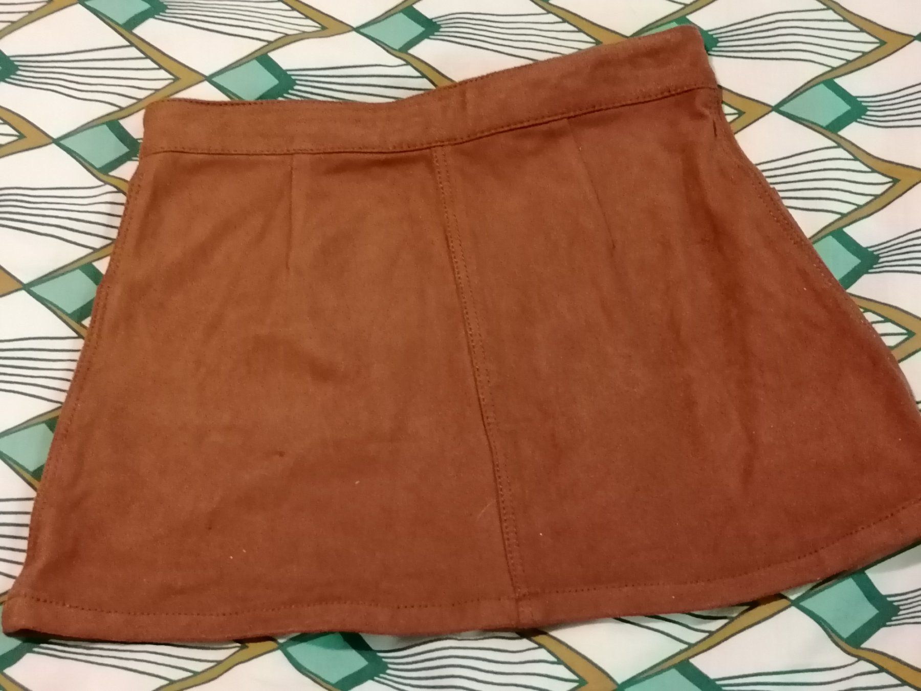 Vestiti & Gonne: Jupe, mini jupe, jupe en suédine,bas – Usato da Montcherand venduto da petiteoune75 2
