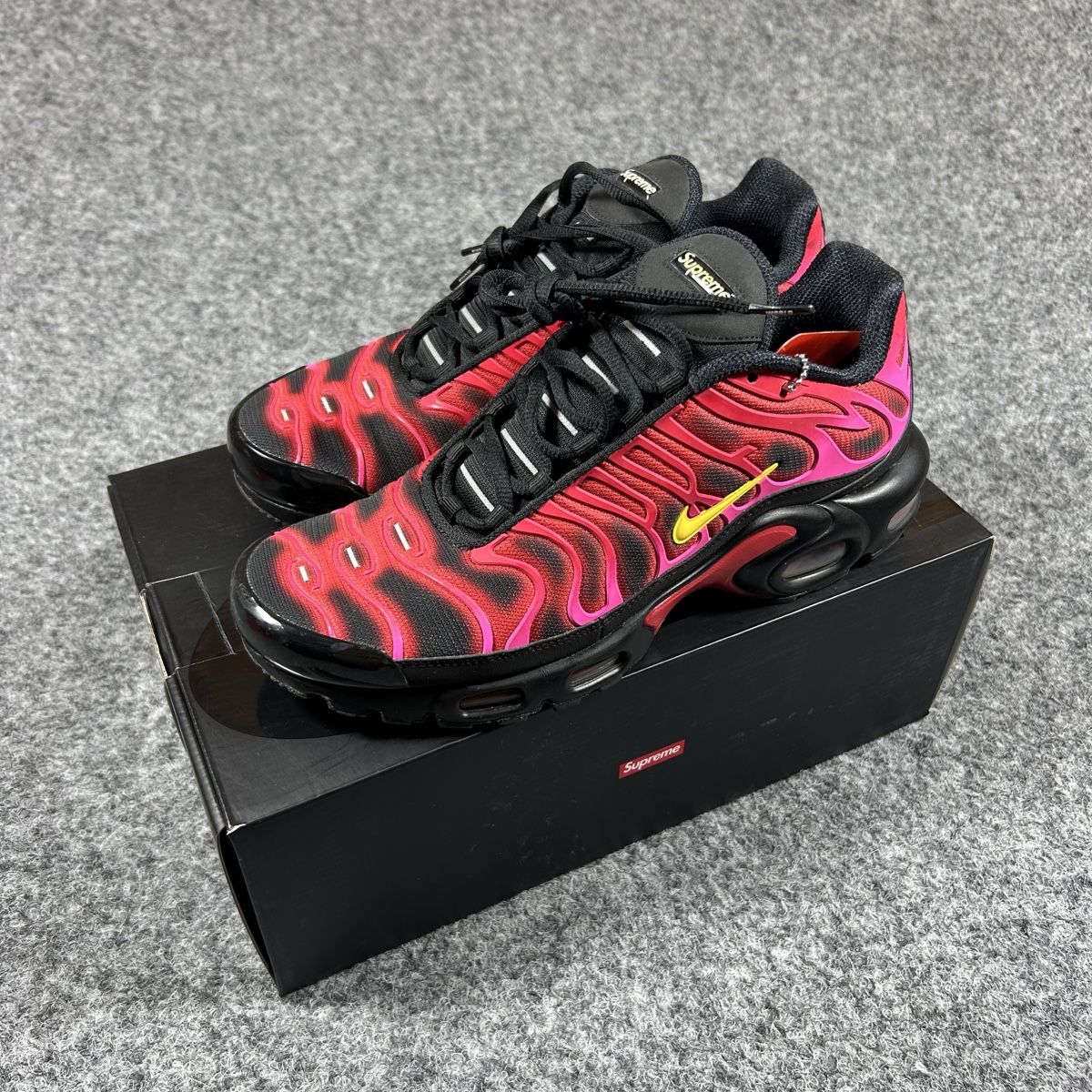 Nike Scarpe da uomo: Nike x Supreme TN  – Usato da La Sagne NE venduto da Matlasape