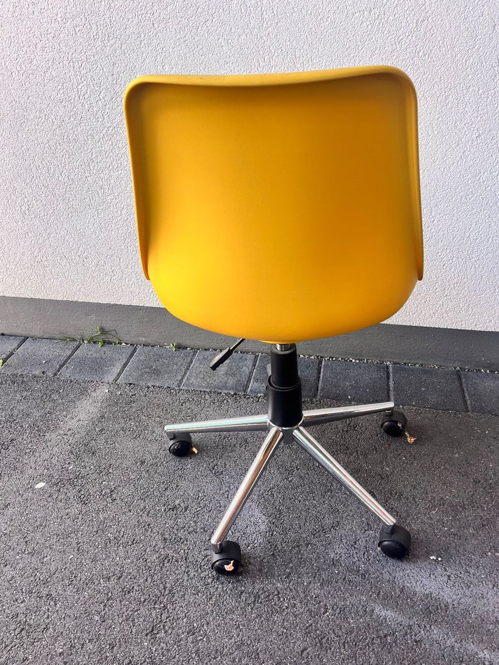 Sedie: Siege de bureau à roulettes relabel. Jaune – Usato da Fribourg venduto da Mikassassa 1