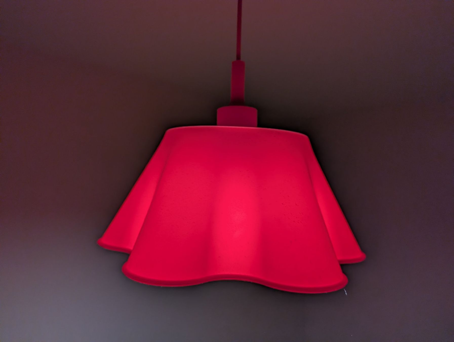 Lampadari & plafoniere: Rote/Magenta Lampe, Deckenlampe, Hängelampe – Usato da Wettingen venduto da jqa 2