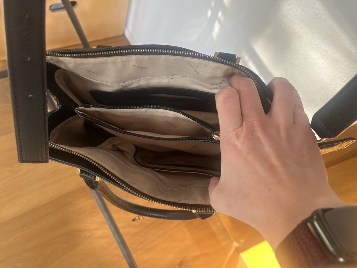 Guess Borse da donna: Guess Handtasche, schwarz/braun! – Nuovo (secondo la descrizione) da Reinach AG venduto da lin_7qfq 1
