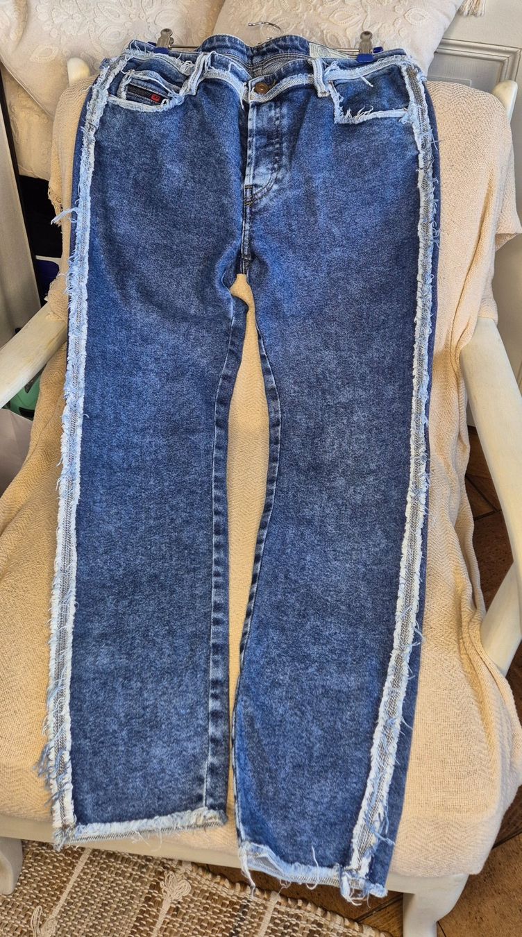 Diesel Jeans: Diesel Jeans – Usato da Leissigen venduto da ali_k9v8