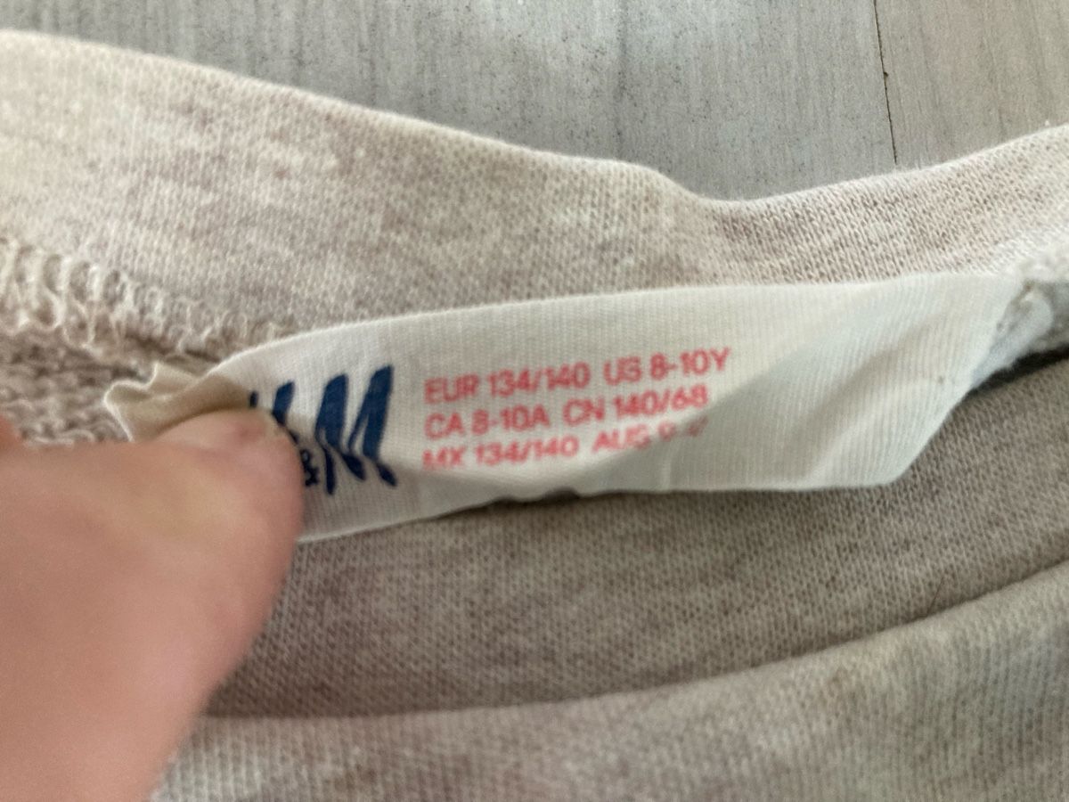 H&M Pulls et sweat-shirts: Pullover H&M 140 – D'occasion à Amden par Karplusan 2