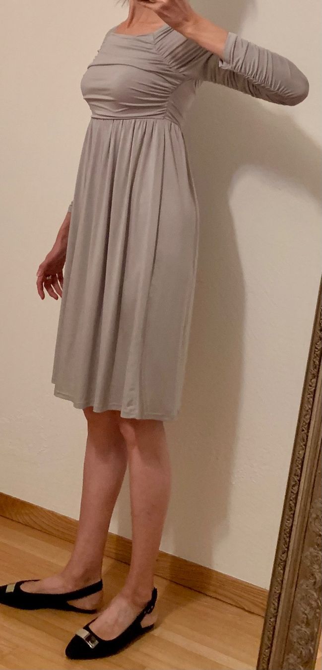 Robes: Sommerliches Kleid, grau, knielang – D'occasion à Maienfeld par mar_59mb 1