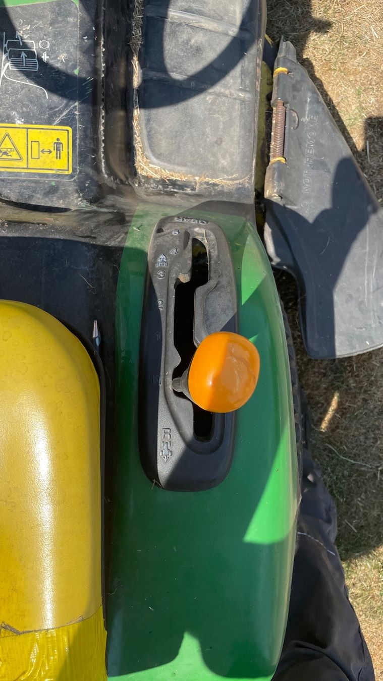 John Deere Tagliaerba: Rasentraktor Aufsitzmäher John Deere LT133 – Difettoso da Ermensee venduto da peterfrey 7