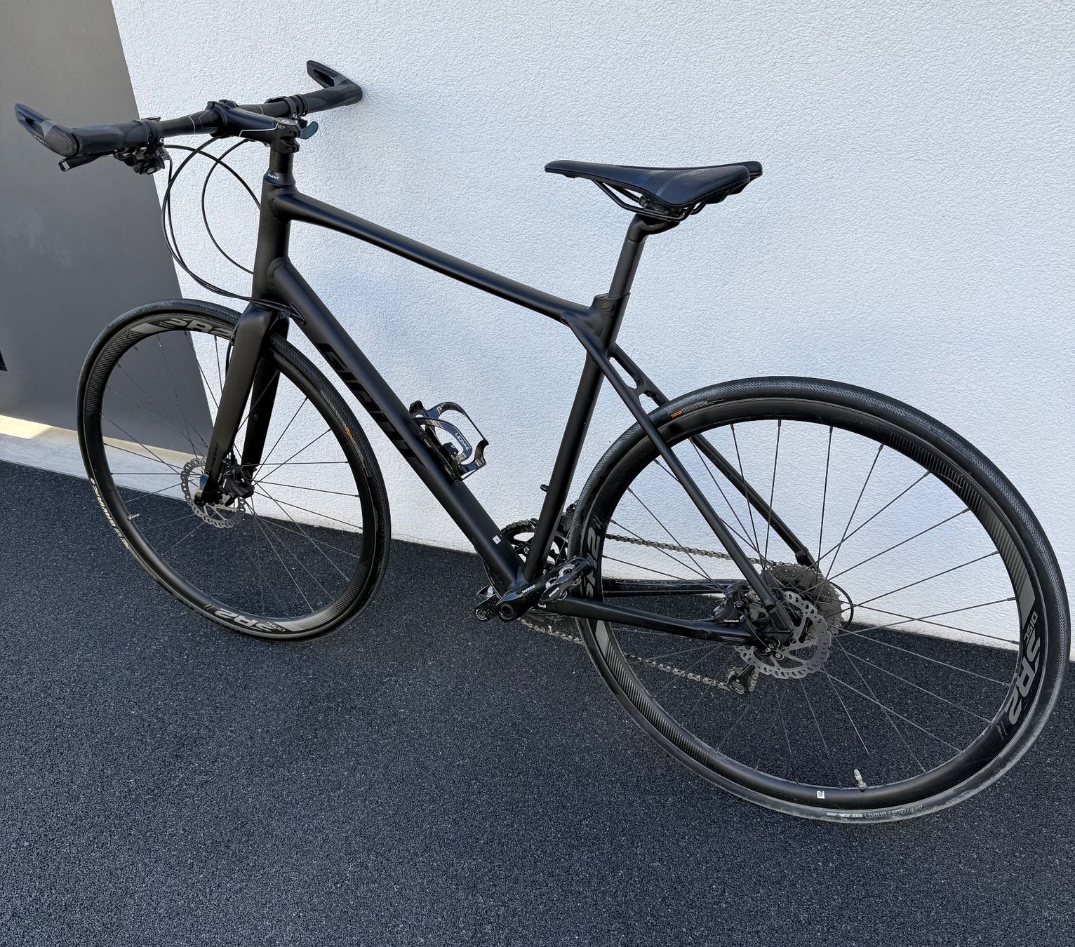 Giant Vélos: Giant FastRoad SL1 – D'occasion à Jonen par Librax 1