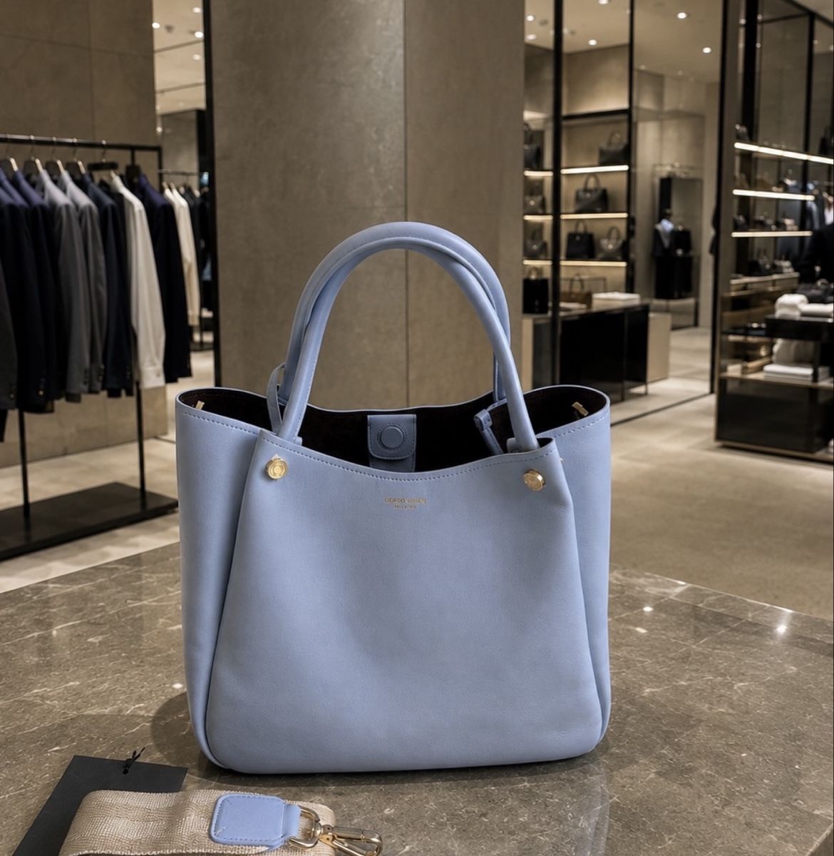 Armani Borse da donna: Giorgio Armani bag - new – Nuovo e nell'imballaggio originale da Zürich venduto da Moremoneymoney