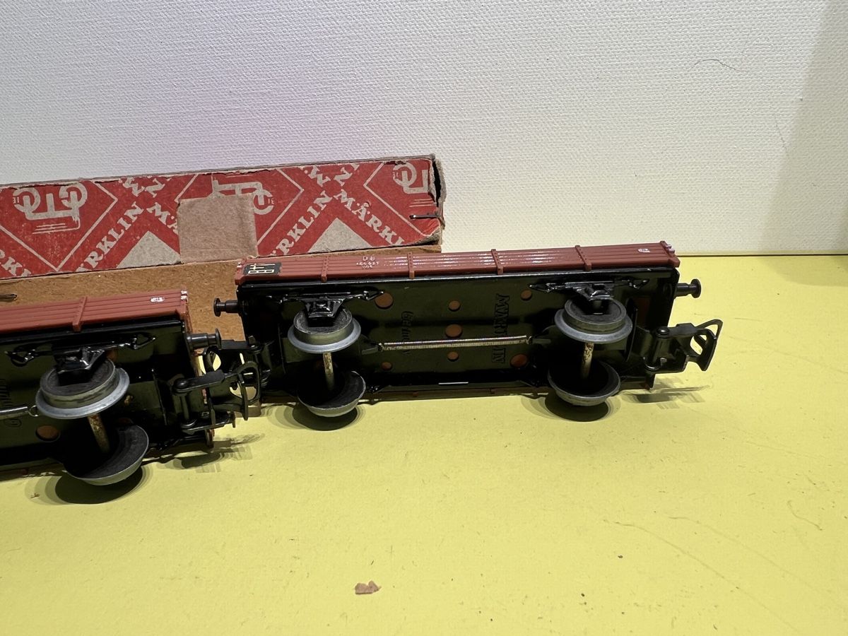 Märklin Modelleisenbahnen: 2x Märklin Flachwagons HO  – Gebraucht aus Weinfelden von Kammerflimmern 2