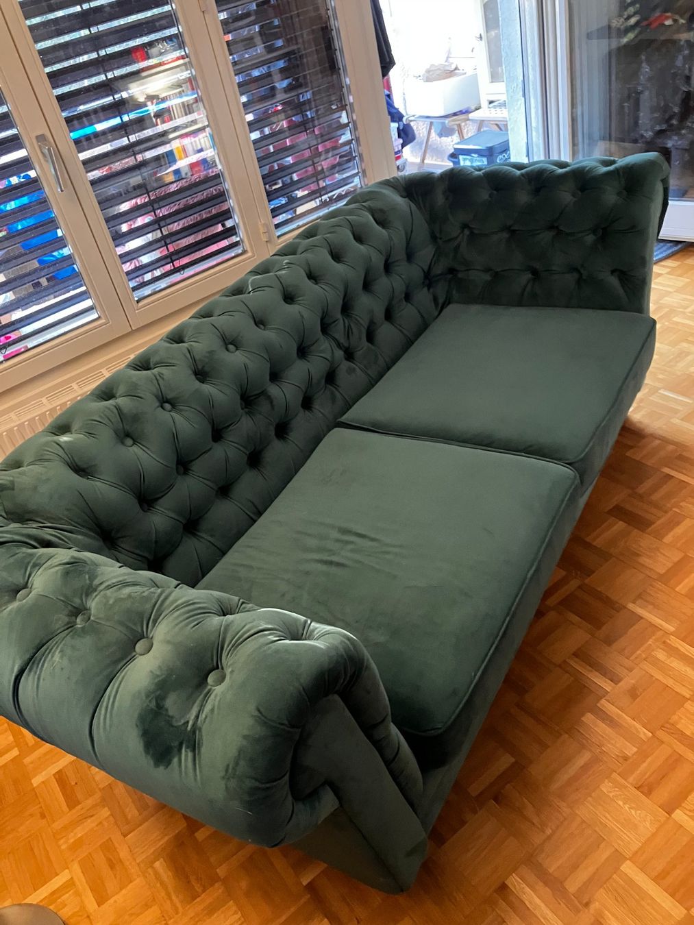 Divani: Samtsofa dunkelgrün, Chesterfield-Stil, 2 er Sitz – Usato da Möhlin venduto da Nico1 1