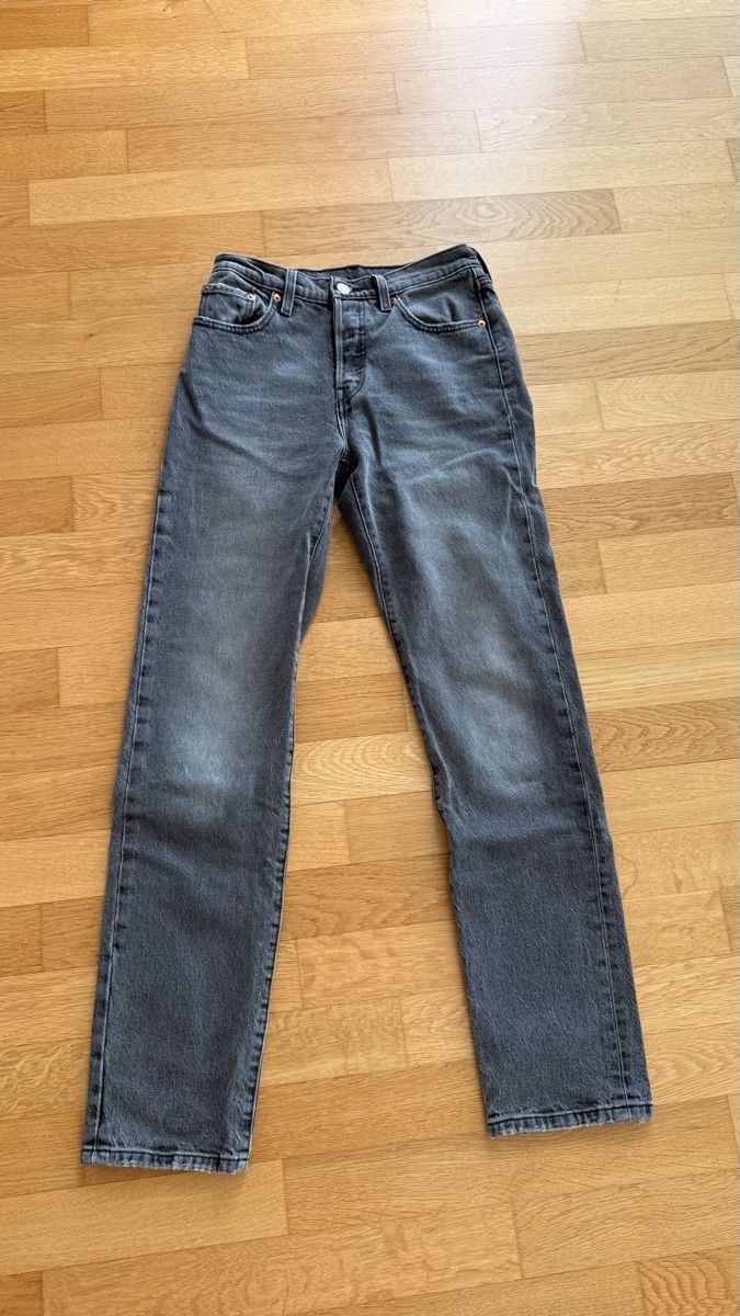Levi's Jeans: Levis Jeans Grau – Usato da Bassersdorf venduto da Bassi55