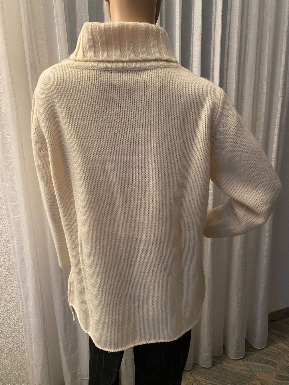 Maglioni & Felpe: perfekter Auftritt mit diesem Pullover von ELEGANCE, 44/46 – Usato da Winkel venduto da ferrari2022 5