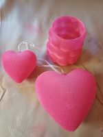 neu: Pinke Deko samtartig 2 Herzen und Vase Teelichthalter
