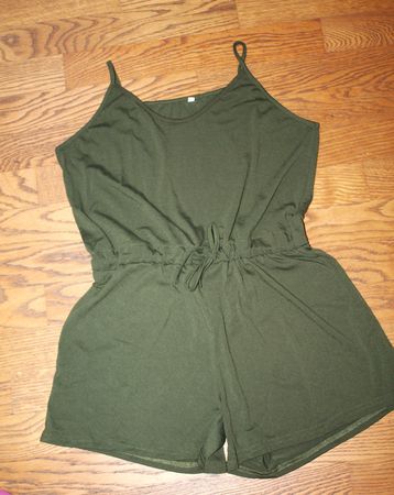 Sommerlicher Jumpsuit, olivgrün, Ideal für Strand! NEU OVP