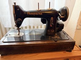 Macchina da cucire antica - inizio 900 - Husquarna