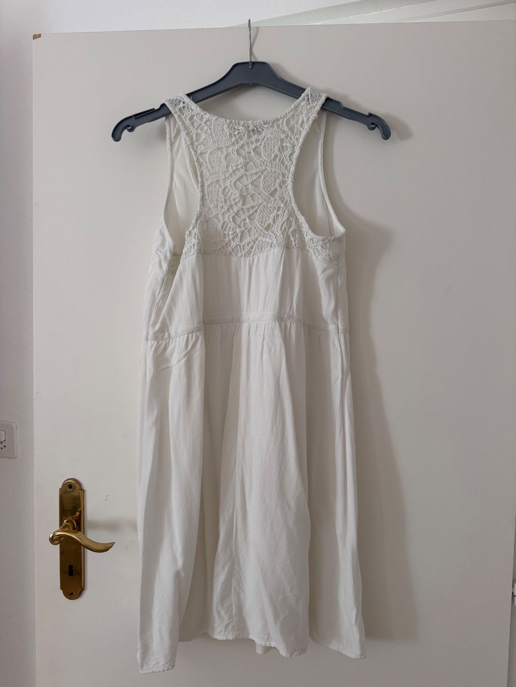 Robes: Deux robes dos TAILLE M – D'occasion à Villeneuve VD par jxste_dani 2