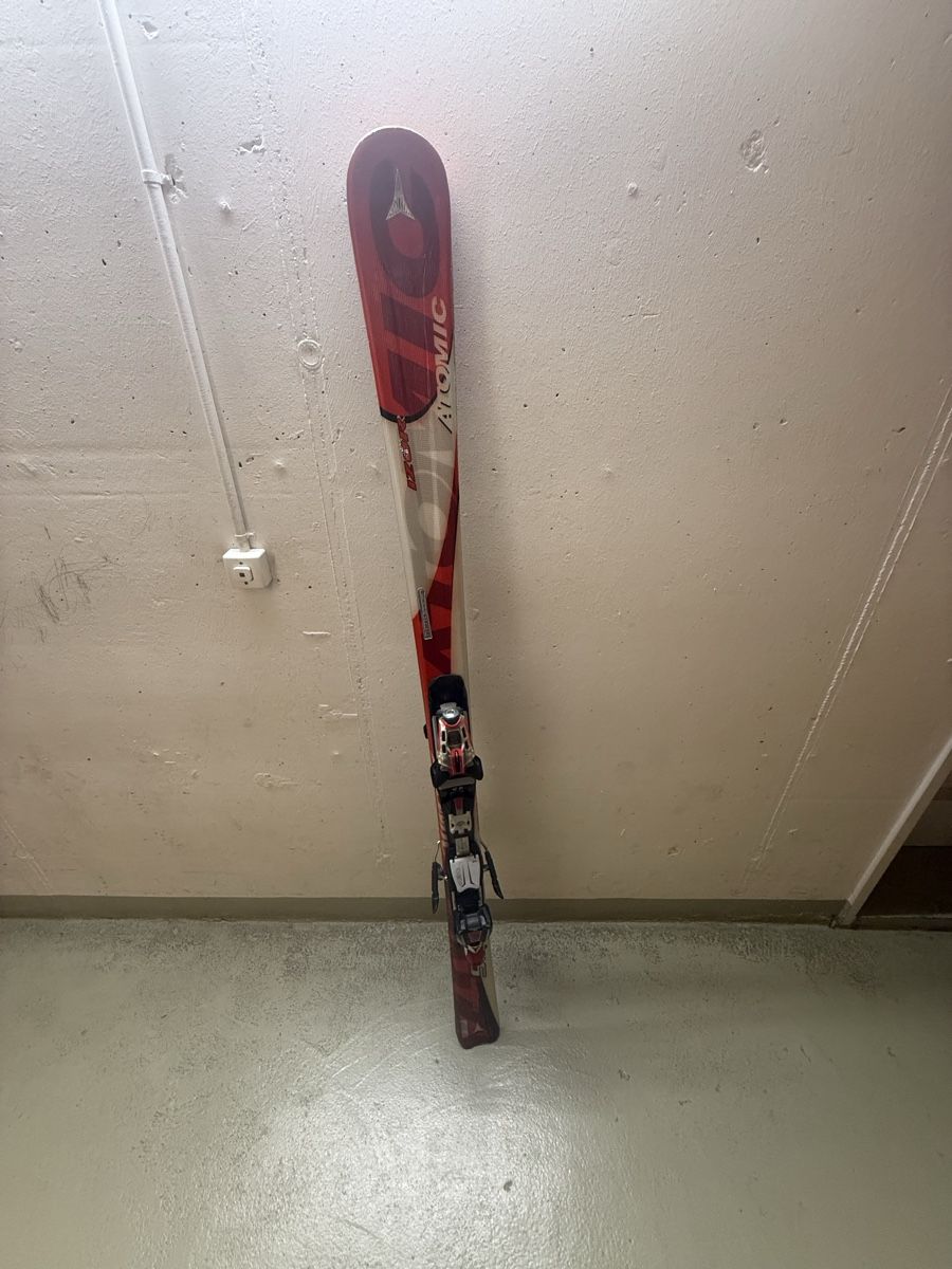 Atomic Skis: Atomic Skis 159 cm with bindings – D'occasion à Zürich par CottleGuitar