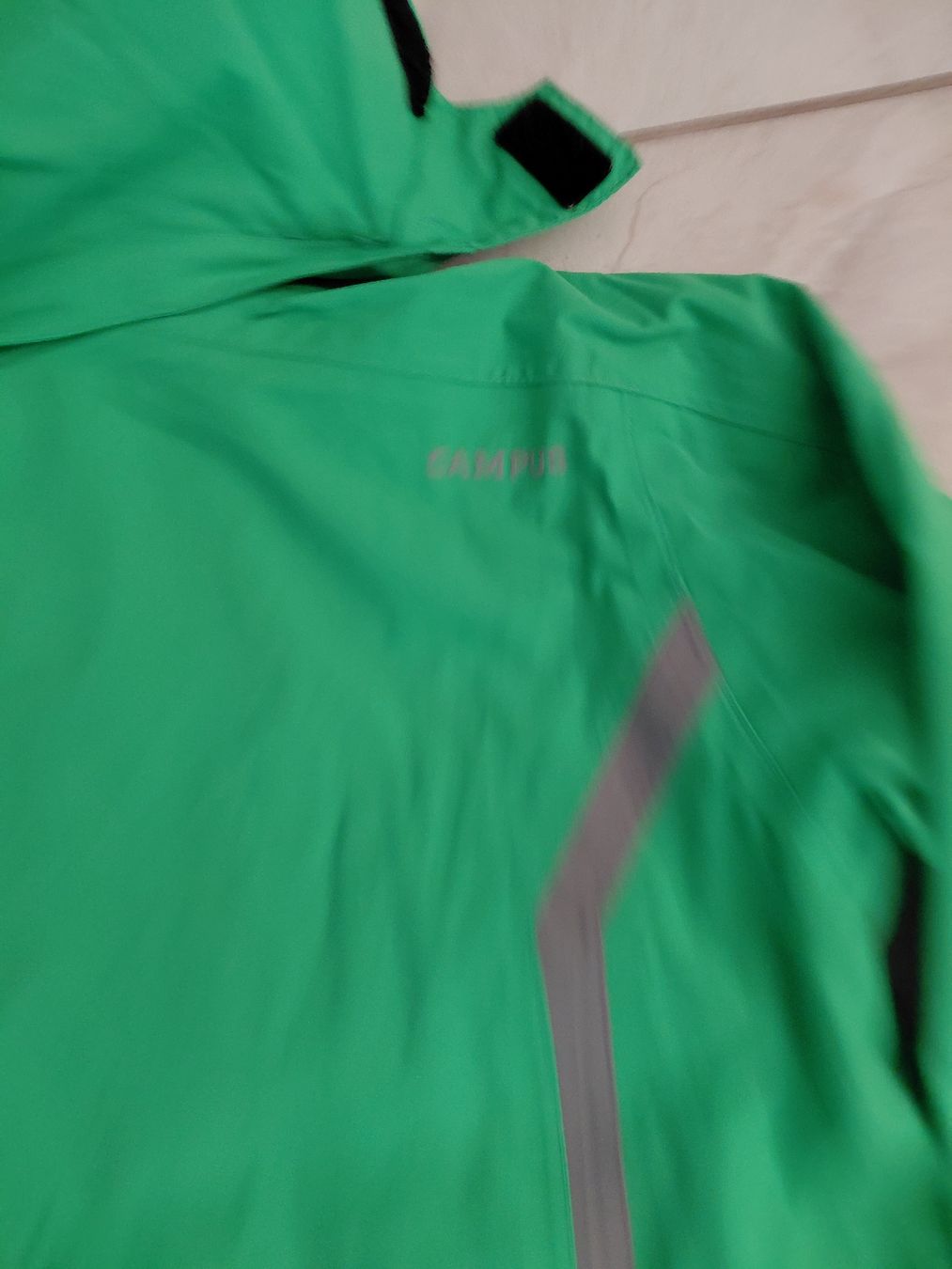 Jacken & Mäntel: Regenjacke – Gebraucht aus Grenchen von fabai 5
