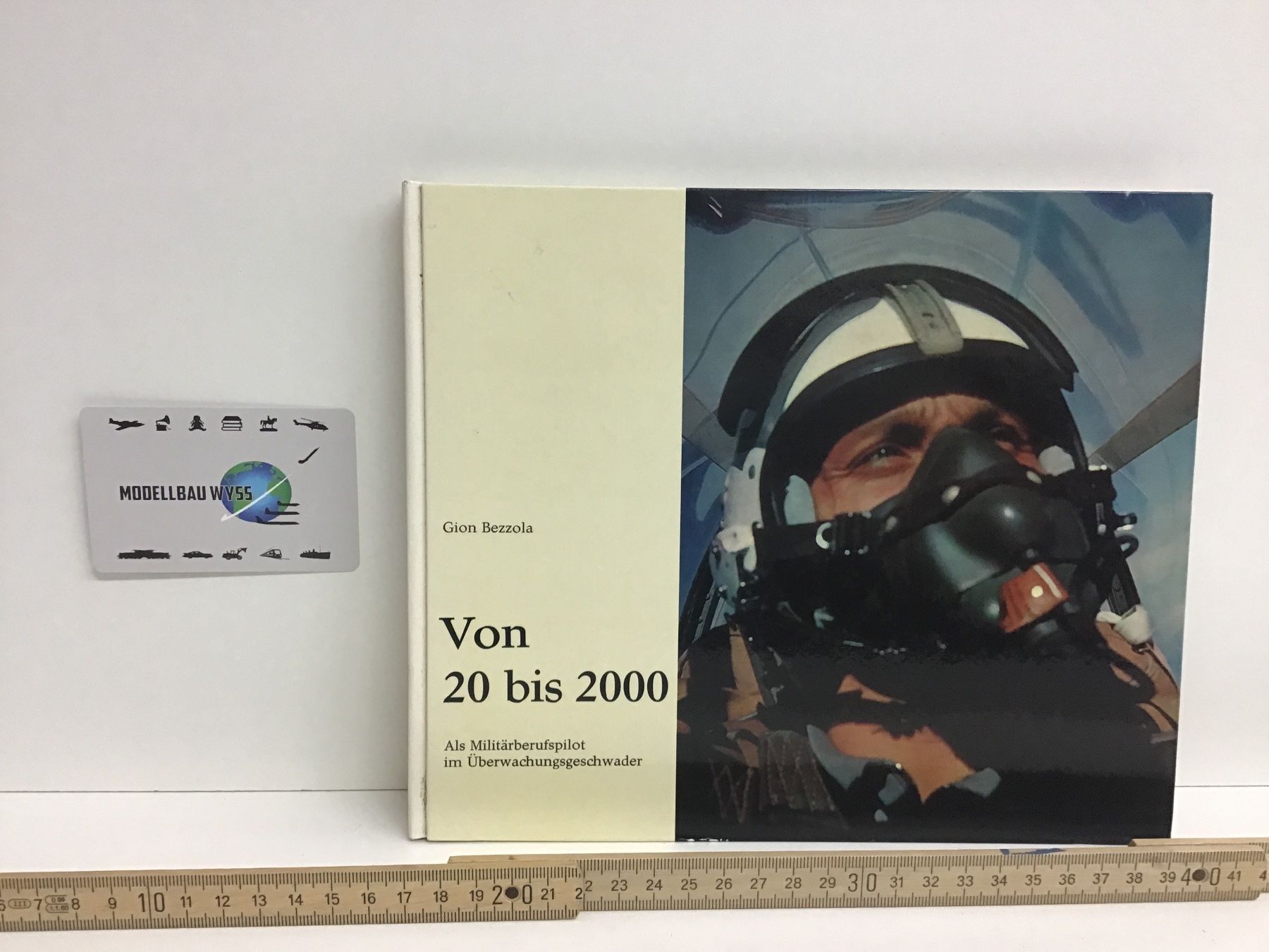 Libri: Buch: Von 20 bis 2000. Als Militärberufspilot im Einsatz – Usato da Männedorf venduto da Modellbau-wyss