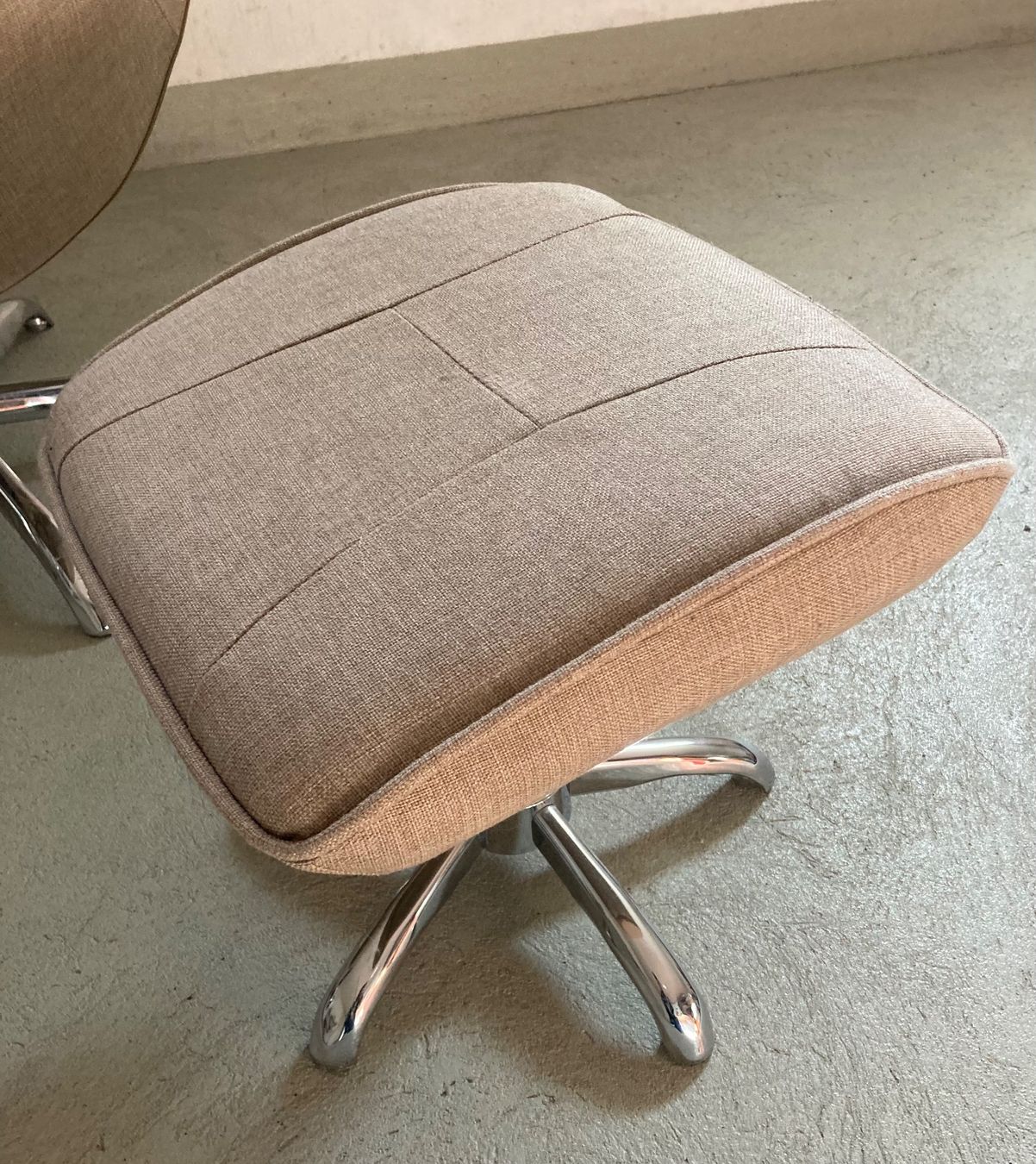 Poltrone: Relaxsessel mit Heizfunktion & Hocker | Drehbar | Beige – Usato da Sonterswil venduto da VD-Service 3